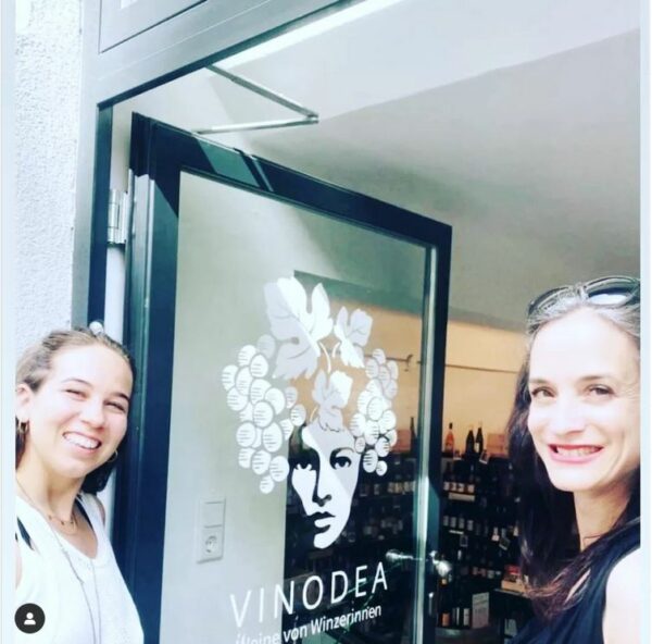 Vinodea | Weinhandlung | Weine von Winzerinnen | Shop | yoga n wine