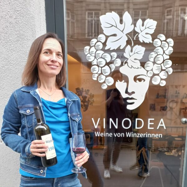Vinodea | Weinhandlung | Weine von Winzerinnen | Shop | Verkostungen | Kerstin Rohrer